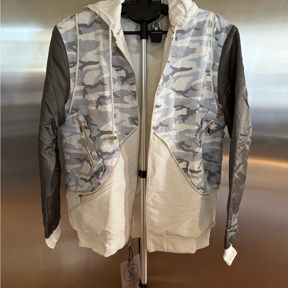 Jason Derulo’s Brand LVL XIII  Camouflage Gray/Cream Performance Jacket/Backpack - Picture 2 of 11